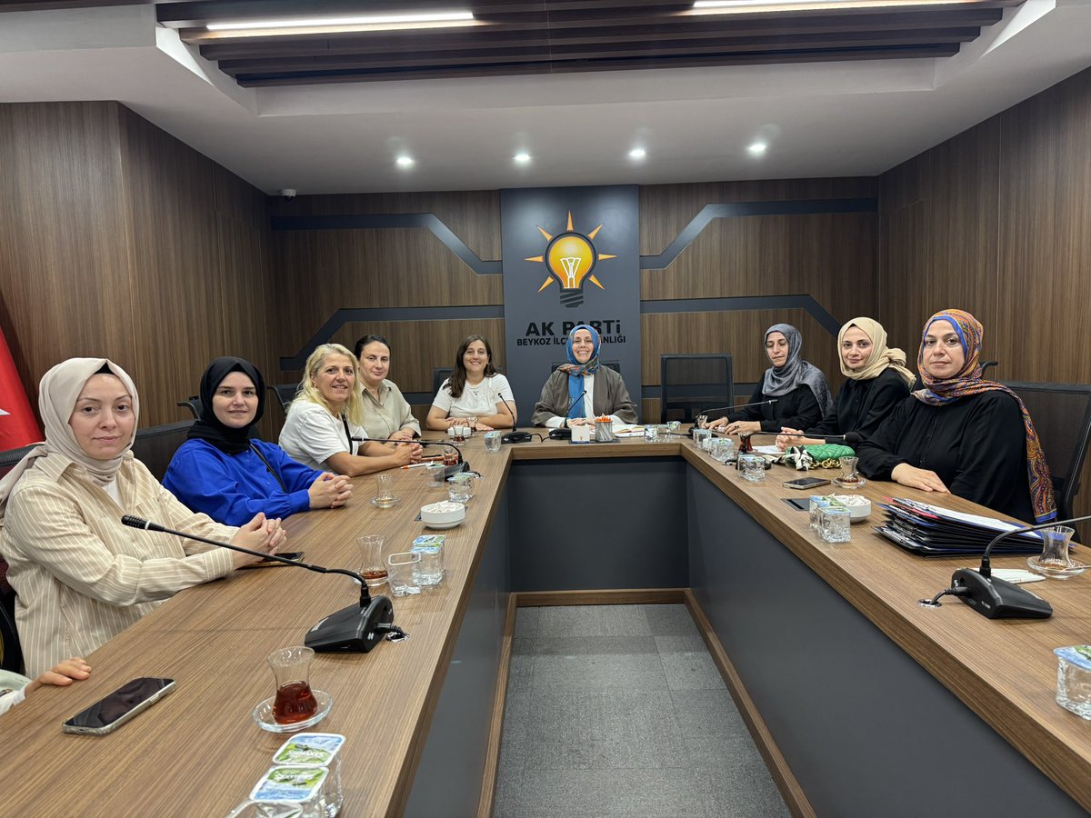 akkadinbeykoz's tweet photo. Başkanımız Nursel Şahin başkanlığında, İl Koordinatörümüz Melike Açıkalın’ın katılımıyla Yönetim Kurulu Toplantımızı gerçekleştirdik

Üye çalışmalarımızı değerlendirerek, teşkilat çalışmalarımızı ve saha faaliyetlerimizi istişare ettik. Kararlılıkla çalışmalarımıza devam ediyoruz https://t.co/7k98LcHocK