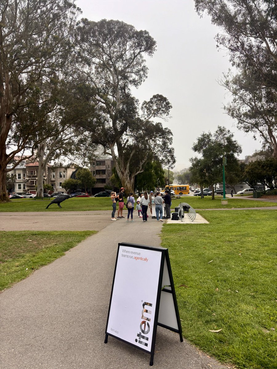 malayeriii's tweet photo. so much joy on the panhandle this foggy am 🫶 thank u @newitemco for my favorite coffee (a flat white) in my favorite park https://t.co/HBo3Lx225U