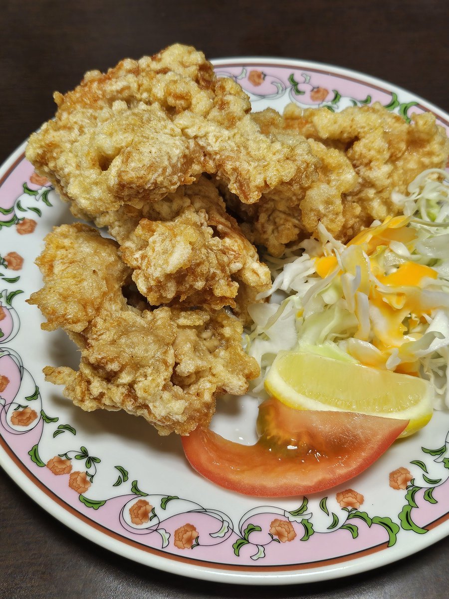 seatingdog's tweet photo. 가라아게 마파두부
라면+우동 맥주 https://t.co/zKKBXX5SN2
