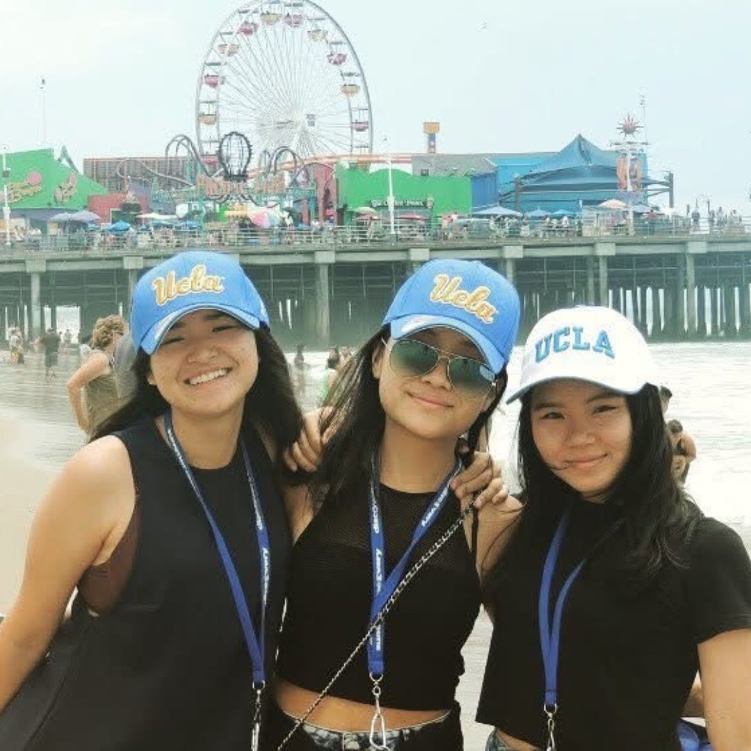 SummerDiscovery's tweet photo. POV: You found the Summer Discovery camera roll from 2015. 👀📸

Some things never go out of style. 💙 https://t.co/XvHfy43QN4