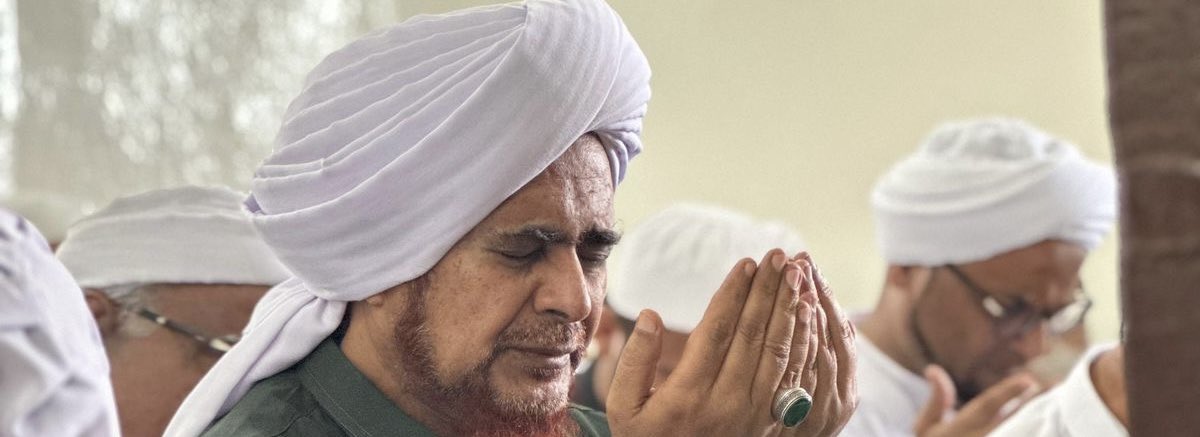 aurorabookid's tweet photo. "Bila teringat itulah rindu, Bila kita menangis karenanya itulah sayang. Apabila kita mendoakannya meskipun kita tidak bersamanya itulah cinta."

- Habib Umar bin Hafidz https://t.co/Mwp9KZXP1z