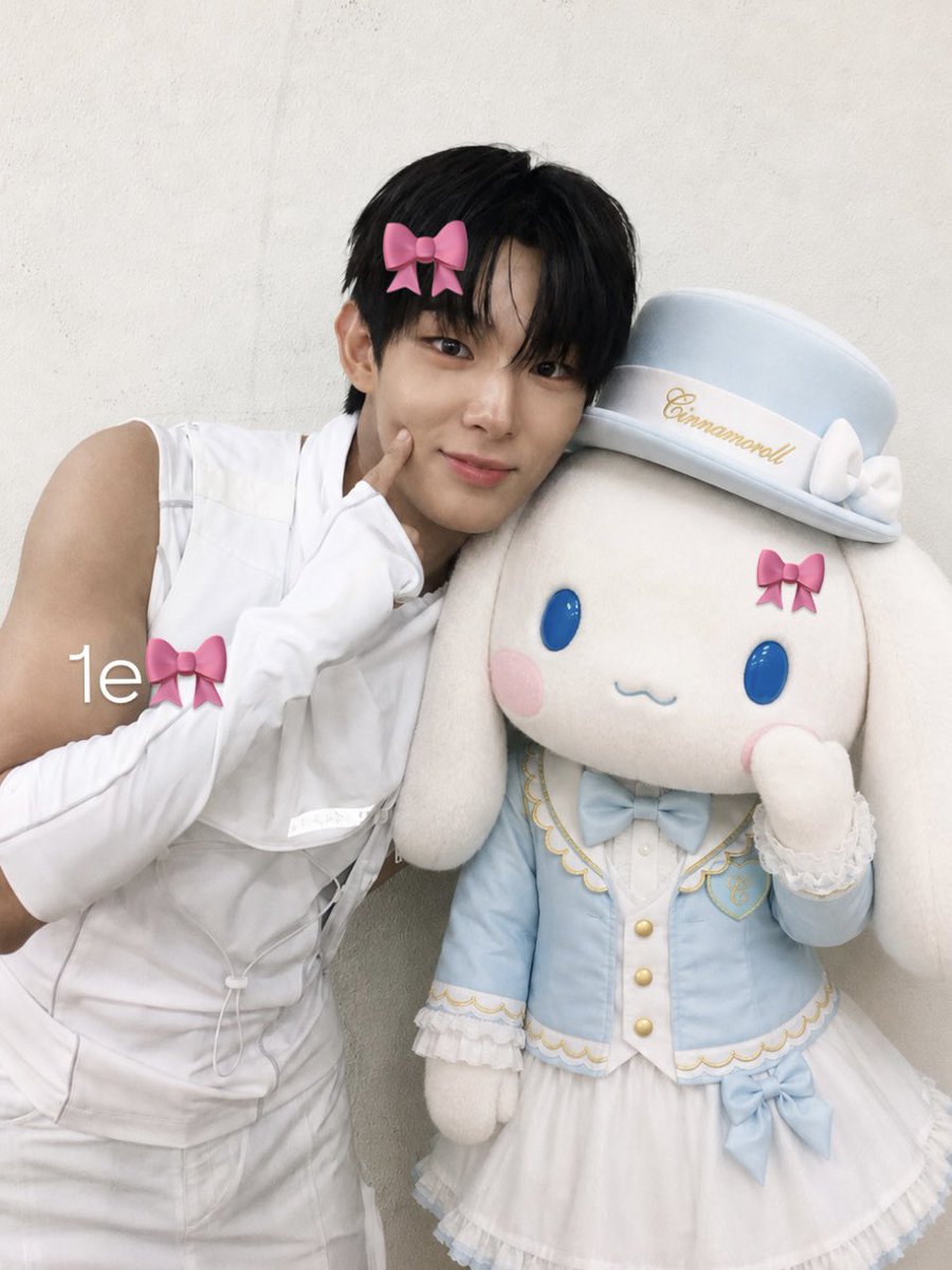 1ewoo906's tweet photo. 오빠 진짜 너무 잘생겼어……🥺🤍 https://t.co/Y3X9rqdkma