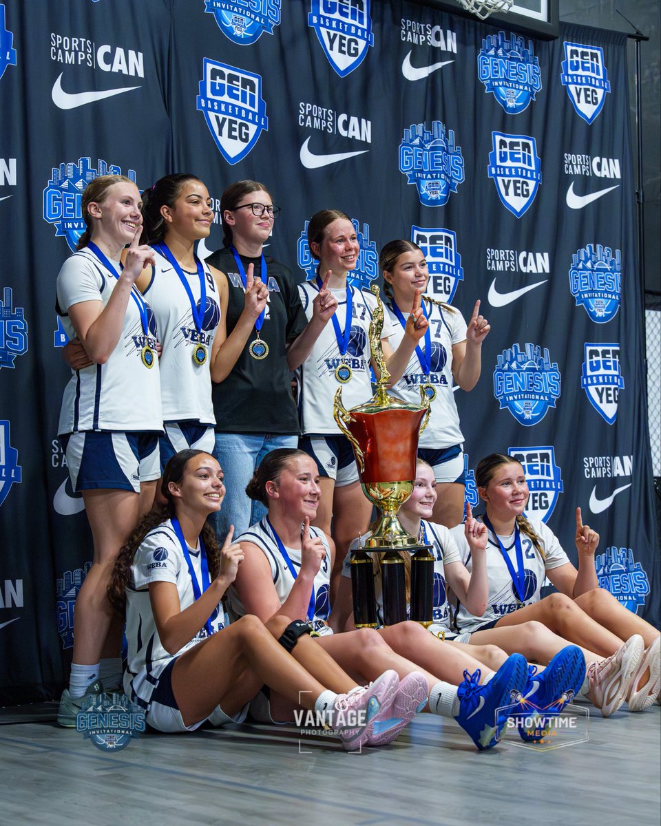 HaleyPosteraro's tweet photo. 2026 WEBA club season. Love this group. Was a privelge to play the tough U18 schedule of university, 3 stripe, EYBL, Under Armour and all sorts of top North American programs!
@WEBA_Basketball https://t.co/gJSX9Un7Sy