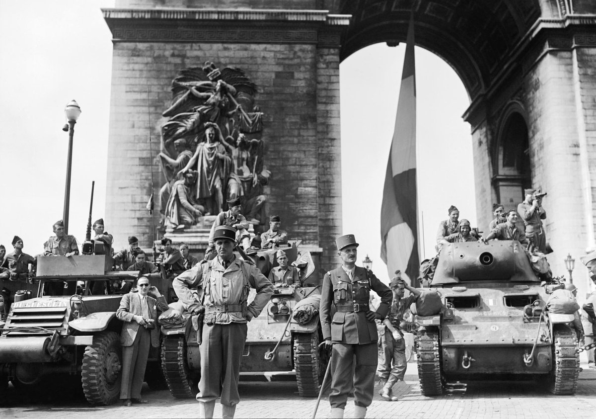2brigadeblindee's tweet photo. Paris n’oublie pas. Il y a 82 ans, la 2DB entrait dans Paris par la porte d’Orléans. Hier, c’est là que nous nous sommes retrouvés, au pied de la statue du général Leclerc, avant de rejoindre l’Hôtel de Ville, le même trajet que la colonne Leclerc en 1944. https://t.co/q8Vb1GvO6A
