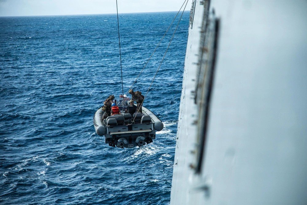 iimefmarines's tweet photo. U.S. Marines with Littoral Combat Force-24 search and seize a simulated enemy vessel.  
This training reinforces the @The24MEU  maritime presence while in support of Joint Task Force Western Hemisphere.  
📸 By U.S. Marine Corps 

@USMC @DeptofWar @Southcom https://t.co/bZ5kLd1h7g