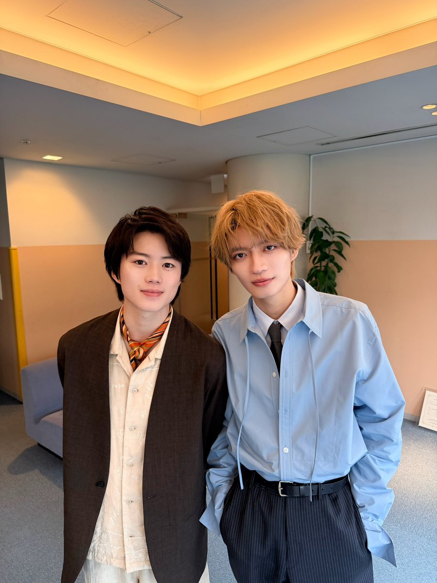 mokudai_kazuto's tweet photo. ドラマNEXT『君は夏のなか』第９話ありがとうございました!!

お酒はほどほどに…🤭
少し2人の関係性が…ちょっと…🥺次回もお楽しみに!!

見逃し配信はこちらから!!
▶︎ https://t.co/FRNRGBOvAK

📸いつかのおふたりさん🧡🩵

#PR #ドラマ君夏
#杢代和人
(mg) https://t.co/KH4cPs7KS7