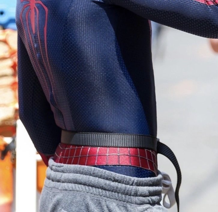 spideyoscwdc's tweet photo. piastri really does have that spiderman build https://t.co/qrVU9rHdiH