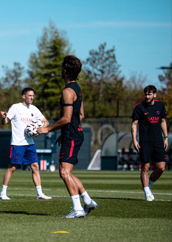 ActuFerran's tweet photo. Ferran Torres à l'entraînement d'aujourd'hui 💪🏼🇪🇸 https://t.co/H7fixtXdS1