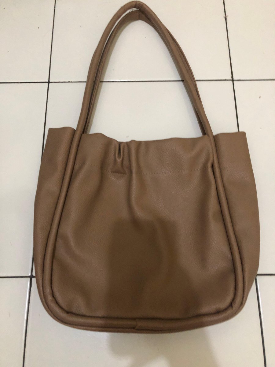 schzayn's tweet photo. Rok Albyks hitam 80k
Rok hitam (ospek) 30k
Tote bag 30k
Backpack bracini 80k https://t.co/g19FeG9jaG