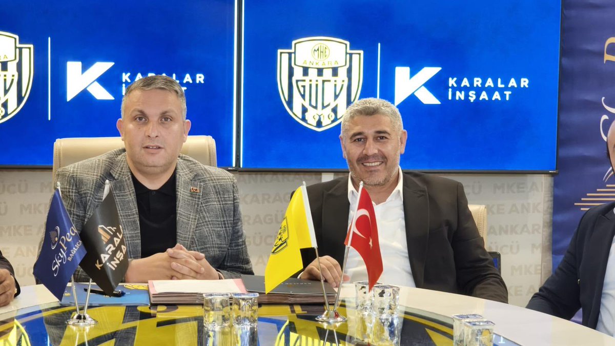 Ankaragucu's tweet photo. MKE Ankaragücümüz ile Karalar İnşaat arasında, formamızın sağ kol sponsorluğu kapsamında önemli bir iş birliği gerçekleştirilmiştir.

Bu değerli iş birliğinin camiamıza ve Karalar İnşaat ailesine hayırlı olmasını diliyor; kulübümüze verdiği destek ve gösterdiği güven için Karalar İnşaat Yönetim Kurulu Başkanı Sayın Hacı Kara’ya teşekkür ediyoruz.

Sarı-lacivert sevdamız, güçlü iş birlikleriyle büyüyor.

Birlikte daha güçlü, birlikte daha ileri!

MKE Ankaragücü Kulübü