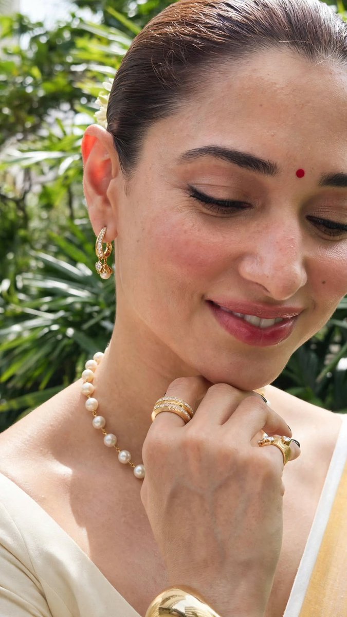 PRITHWIRAJ_R0Y's tweet photo. Tamannaah Bhatia Onam special look. ❤️ #TamannaahBhatia #Tamanna 💖 https://t.co/NjXFbC7iTp
