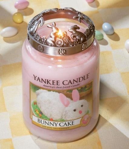 lapafaits's tweet photo. literally me as a candle omg #bunnycake 🐰🍰 https://t.co/xn05OBBE4r