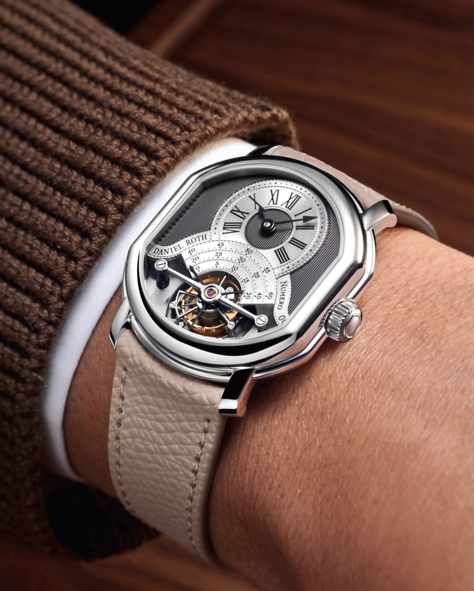 ManZonex's tweet photo. Daniel Roth
PLATİNİUM OR ROSE GOLD https://t.co/aUaVgyK7Mj