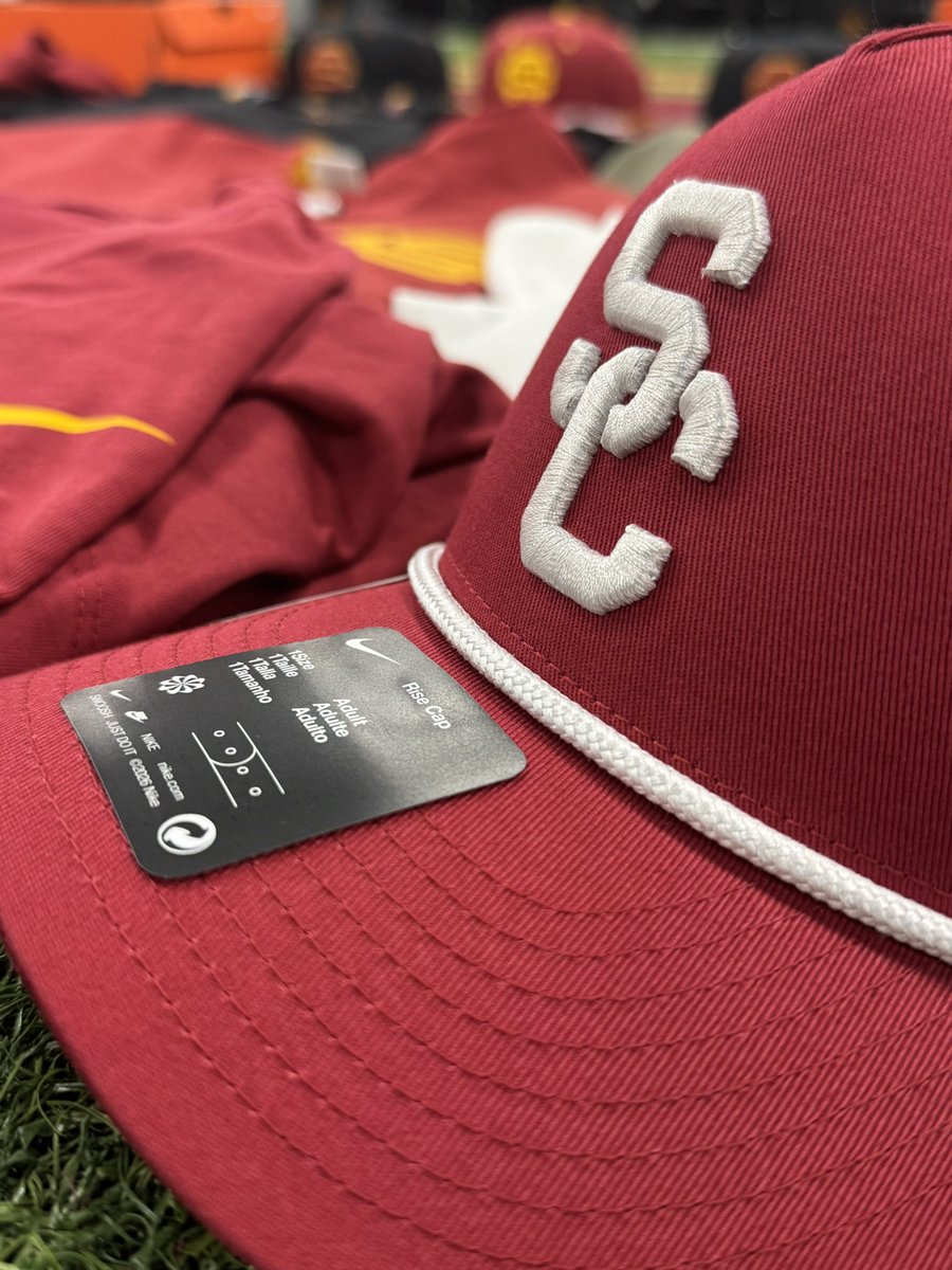 USC_Baseball's tweet photo. Did a little back to school shopping for the boys ✌️

#FightOn x @Nike https://t.co/Tp8z0sLCeI