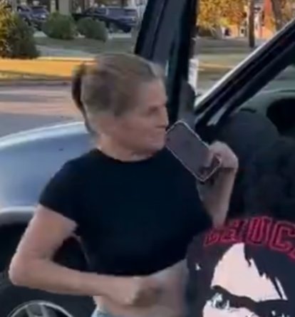 The_PulsicanX's tweet photo. @adkinsfight Nobody talking about the fact that the woman stole the dude's phone and left https://t.co/TlUpwkAa0x