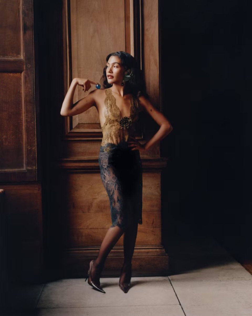 hionfashion's tweet photo. Olivia Dean wears Givenchy and Saint Laurent FW26 for her WSJ. Magazine cover story

Styled by Gabriella Karefa-Johnson and photographed by Samuel Bradley https://t.co/U6DEv9sKOC
