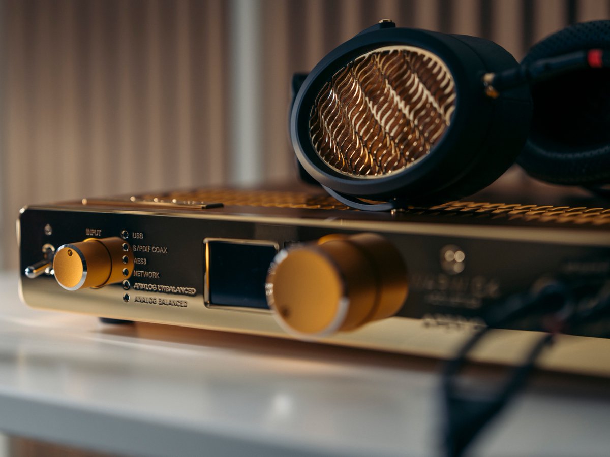 warwickac's tweet photo. Not just a headphone system. A statement in sound.

The Limited Edition 24kt Gold APERIO combines uncompromising electrostatic technology with unmistakable luxury.

For listening at its most extraordinary: https://t.co/RXUXMQdGvi

#LimitedEdition #24ktGold #APERIO #WarwickAcosutics