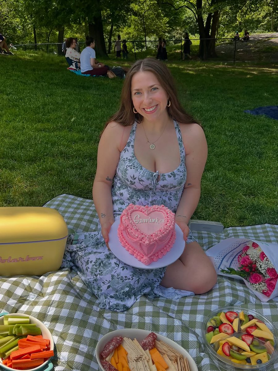 julialeahy_'s tweet photo. God forbid a Gemini woman has a whimsical little birthday these days https://t.co/uoK7KiZkwC