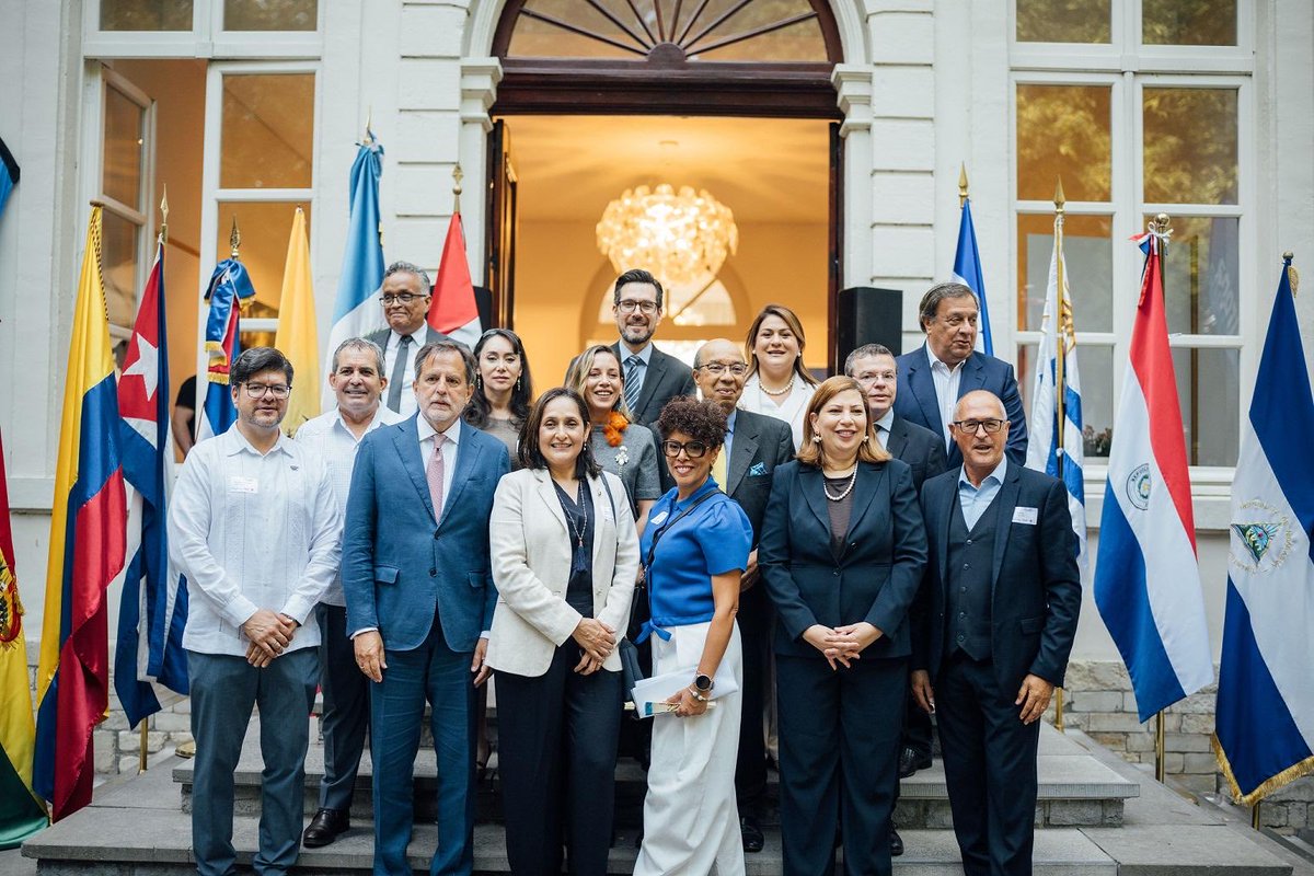 EmbGuaBl's tweet photo. La @EmbGuaBl 🇬🇹 participó en la actividad de promoción turística "Visit Latin America y Air Europa 2026" para destacar a Guatemala como destino turístico. ¡Más de 120 representantes de agencias de viaje y tour operadores belgas conocieron nuestro gran atractivo turístico! 🌄 https://t.co/MWIxyus4rf