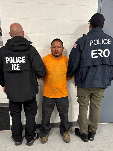 EROLosAngeles's tweet photo. LA ICE officers arrested Samuel Francisco-Andres, 51, from Guatemala. He was convicted in 2010 on two counts of lewd and lascivious acts with a child under 14 and he's been in and out of the US illegally multiple times. He’ll remain in ICE custody until removed. https://t.co/iSZRVJ91rZ