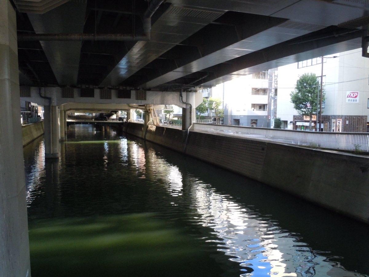 _tokyo_Johnny_'s tweet photo. なんでも質が良くなりすぎた今となっては、こんな、iPhone6sみたいなデジカメの手ブレ感と色味でさえ嬉しく思う とは言っても、2016年ブームが来ているように、もはや10年前の過去というレトロの懐古と消費に過ぎないのかもしれないが… https://t.co/2q7xIaqh12