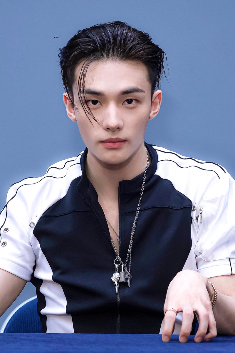 hhj___lover's tweet photo. 260821 HQ

#StrayKids #스트레이키즈 
#Hyunjin #현진 https://t.co/ZPK7Yuo9MQ