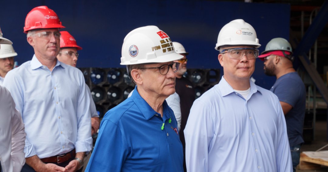 PhillyShipyard's tweet photo. Hanwha Philly Shipyard (HPSI) was honored to welcome Bill Toti, PTDO Under Secretary of the Navy, and members of his @USNavy delegation to our Shipyard. The visit highlighted HPSI’s investments in U.S. shipbuilding and support for the maritime industrial base. #HPSI #USNavy https://t.co/omwyiNPCdP