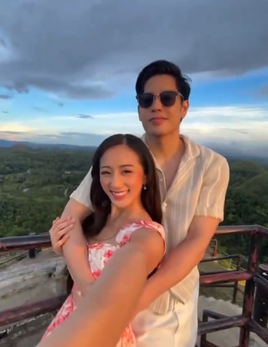 yannaluvs09's tweet photo. mga rason kung bakit kami naging delulu noon:

HAYSSSS KAKAMISS CITW ERA 😭 The landian is over the top. 🤭 Sana sa next proj din!!! HAHAHAH Wala po kong pake talaga if fs lang, willing po magpaloko ulit hahahahhaha 🥺❤️

#Hygab #HyacinthCallado #GabLagman https://t.co/Alco7VxeGW