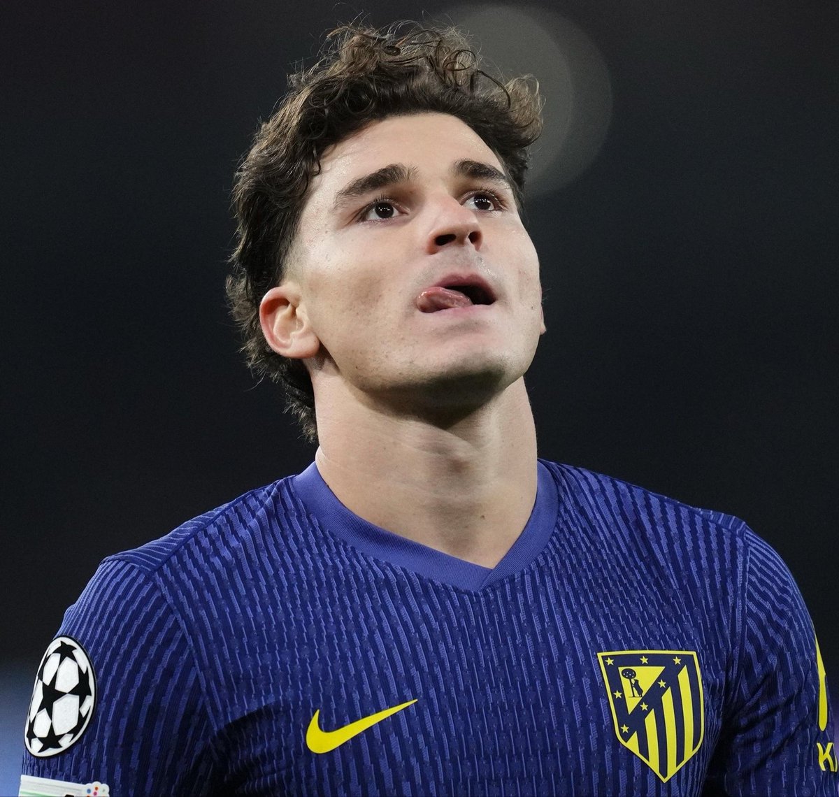 TransferWeb1's tweet photo. 🚨Diego Simeone, Julian Alvarez’in satılmasına onay verdi. (Gaston Edul)

Atlético Madrid, onu Barcelona’ya göndermeyecek. https://t.co/6vKG9Vfzyt