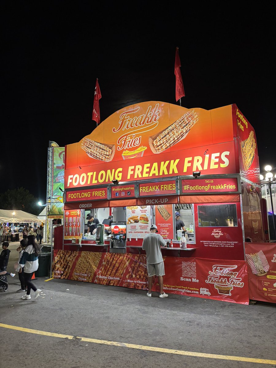 mcarv_s's tweet photo. CNE edition https://t.co/3rQC99ObfY