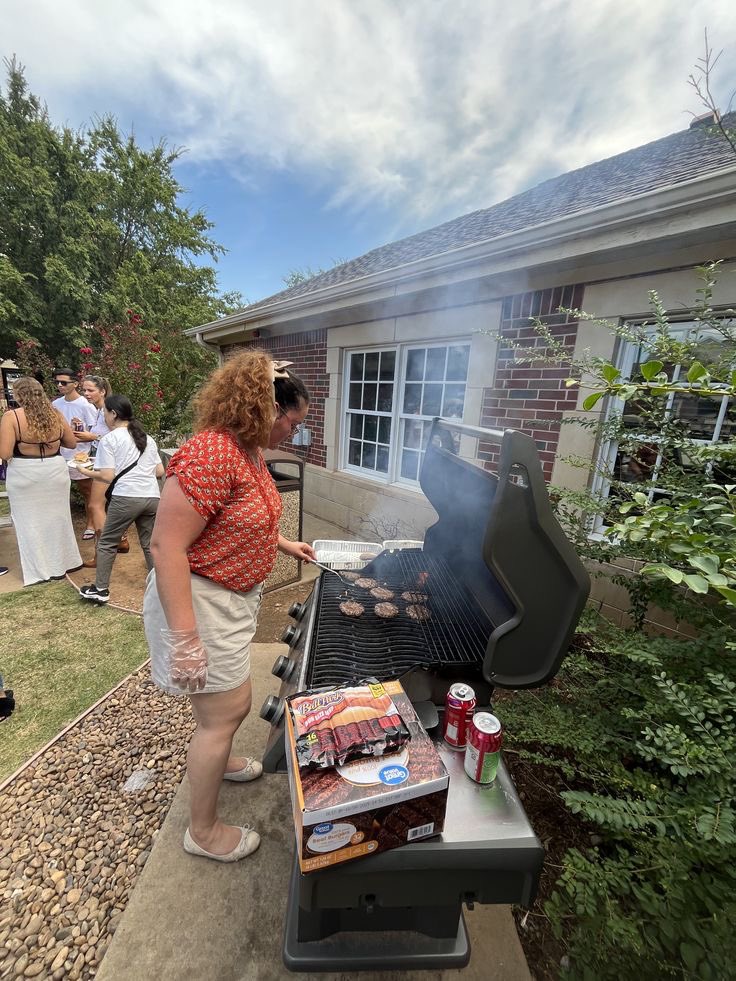 DebbieMurrayxx's tweet photo. Planning a private BBQ gathering in London 🇬🇧🔥 If you’re free and interested, send me a message for more details. https://t.co/uuUV1zFGfc