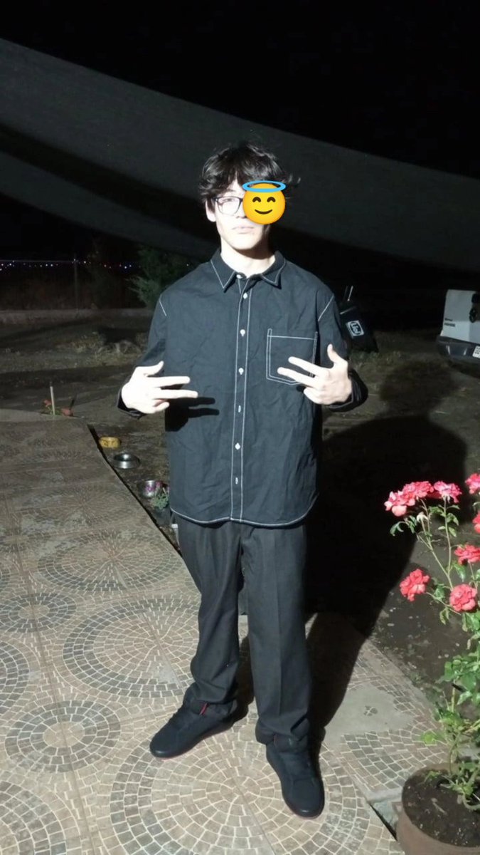 _frnc0o's tweet photo. @Carril6515151 @Karmavibes02 @SebastianVian69 @grok con cuál te queda,  ¿con el chileno o el peruano? https://t.co/QBNQWbIeny