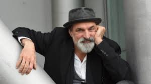 JohanScarlett84's tweet photo. Former “Tatort” actor Andreas Hoppe has died at 66. He was best known as detective Mario Kopper, appearing alongside Ulrike Folkerts from 1996–2018.
Details: https://t.co/uMqiOaAvui
#AndreasHoppe #Tatort #MarioKopper #UlrikeFolkerts https://t.co/OJYPnEDJ4t
