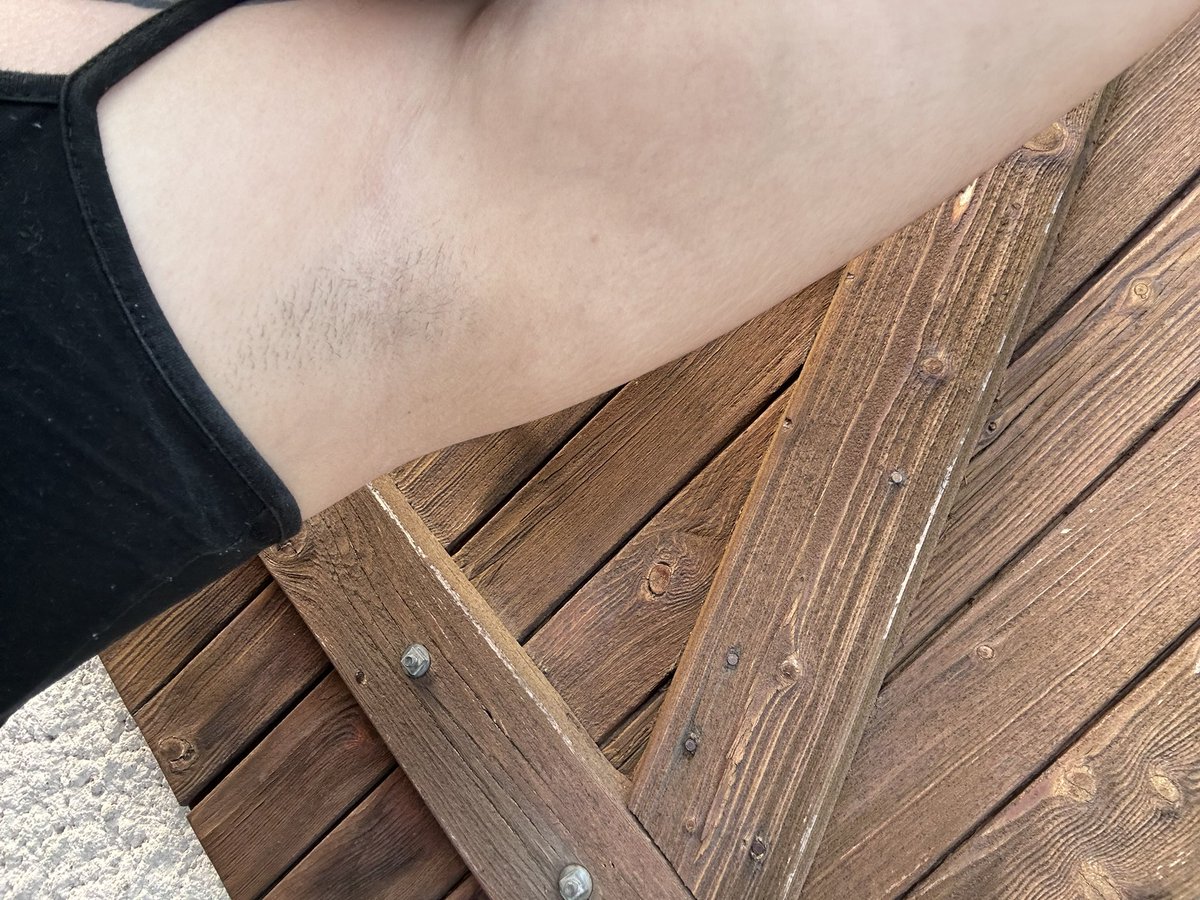 Onizarino's tweet photo. Et les aisselles ça branche quelqu’un ? 

#armpit #fetish #feet #feetfetish #armpitfetish #moneymiss #sugardaddy https://t.co/xqmDJMOFHu