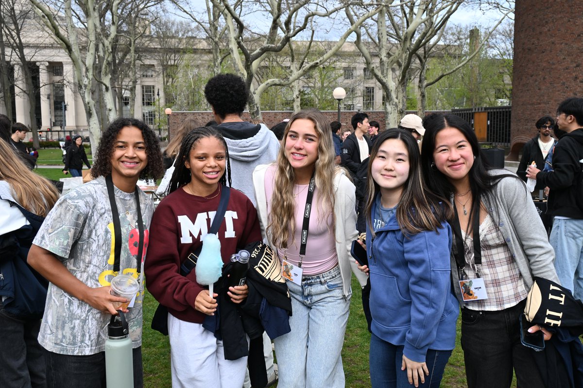 MITstudents's tweet photo. Fraternities, sororities, and independent living groups at #MIT offer leadership opportunities as well as lifelong friendships and memories. Nearly 37 percent of undergrads join an FSILG. https://t.co/N6t0KxAoxZ https://t.co/zkCpc0fUbl