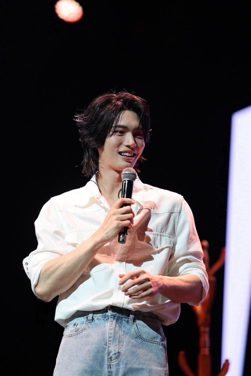 metabraud's tweet photo. Siempre tuve un crush a la vez, hasta ahora que estoy profundamente enamorada de Win Metawin y Erling Haaland.
De mundos distintos pero con tanto en comun, chicos buenos, profesionales, empaticos, inteligentes, alegres, humanos, son autenticos rayitos de luz.
@winmetawin @Erling https://t.co/q5ofpJYjzn