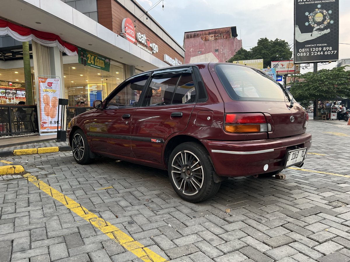 randyadityaaaa's tweet photo. FS TOYOTA STARLET EP80 (KAPSUL)
1000cc
THN 1994

Plat : Cimahi
Lokasi Bandung
Kondisi Siap jalan
BPKB STNK Ada
Pajak hidup
2 Ban depan baru ganti
Barcode pertalite ada

Bonus:
Spoiler tinggal pasang
Kamera belakang

Minus : Cat agak ngelopek wajar (seperti gambar)

Rp 37jt https://t.co/GylA6UT8VS