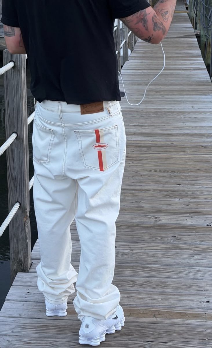 SaintCuz's tweet photo. Corteiz jeans 👖 too hard 😮‍💨 https://t.co/8HYW34AB6N
