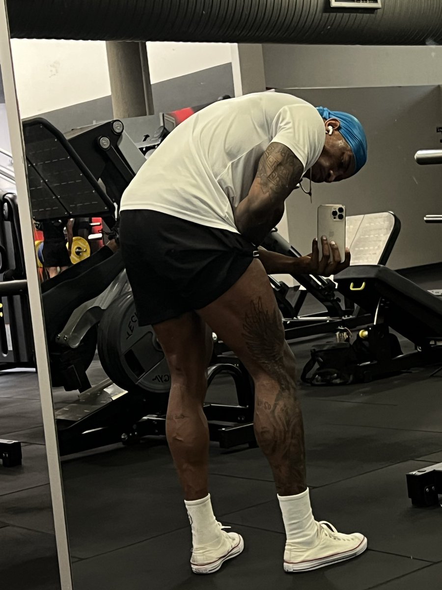 TumiTheTruth's tweet photo. Hunting Season. #Fitness https://t.co/SRvvlBHD3n