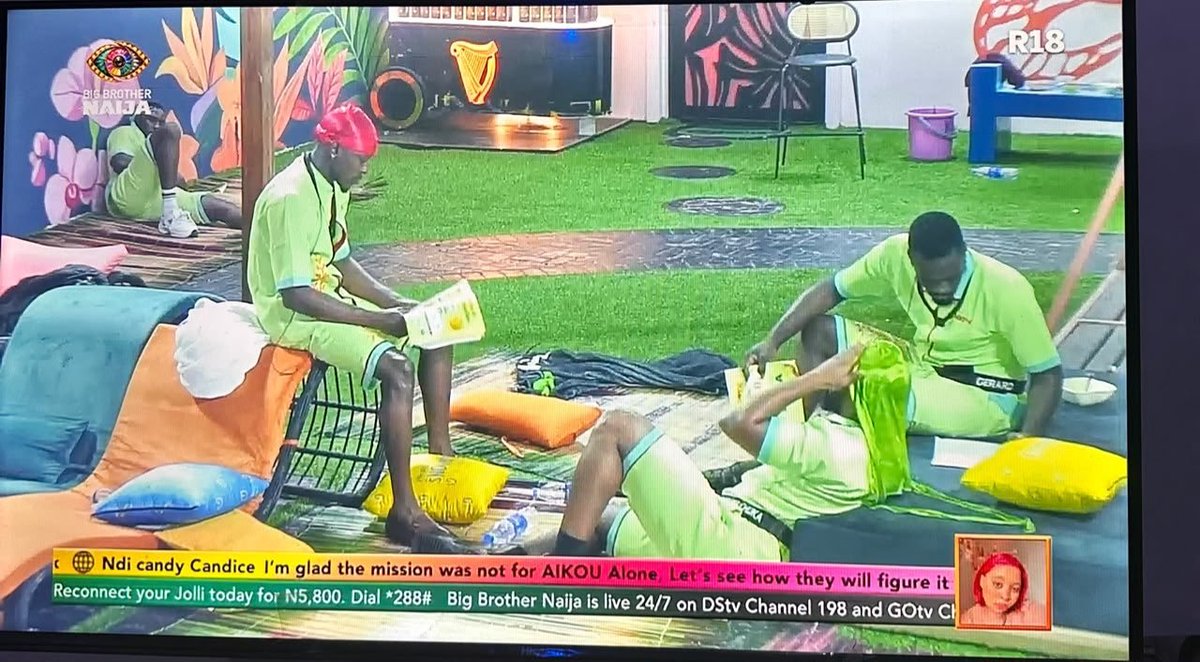 NaNer_Fareehert's tweet photo. BBNhousemates are gearing up for the #AddMeTask ๐
The @addmenigeria merch is looking so good on them . https://t.co/uUmVBwifRf