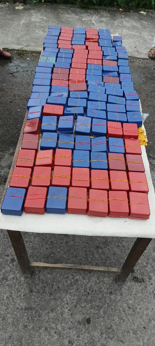 himantabiswa's tweet photo. Engine, engine number nine. Heroin hidden, busted in time.

@KokrajharPolice seized 1.48 kg heroin worth ₹10.5 cr from 131 soap cases hidden inside a container vehicle at Damrapara. Two accused held.

Kudos @assampolice

#AssamAgainstDrugs https://t.co/xwrHL5kKjJ