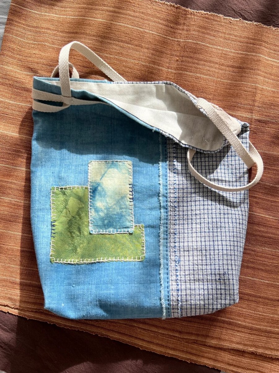 LieCutee's tweet photo. Just finished this cute fabric scrap tote! Upcycled old textiles into something functional and cozy—perfect for a weekend farmers market ， https://t.co/LMnEUAzstt