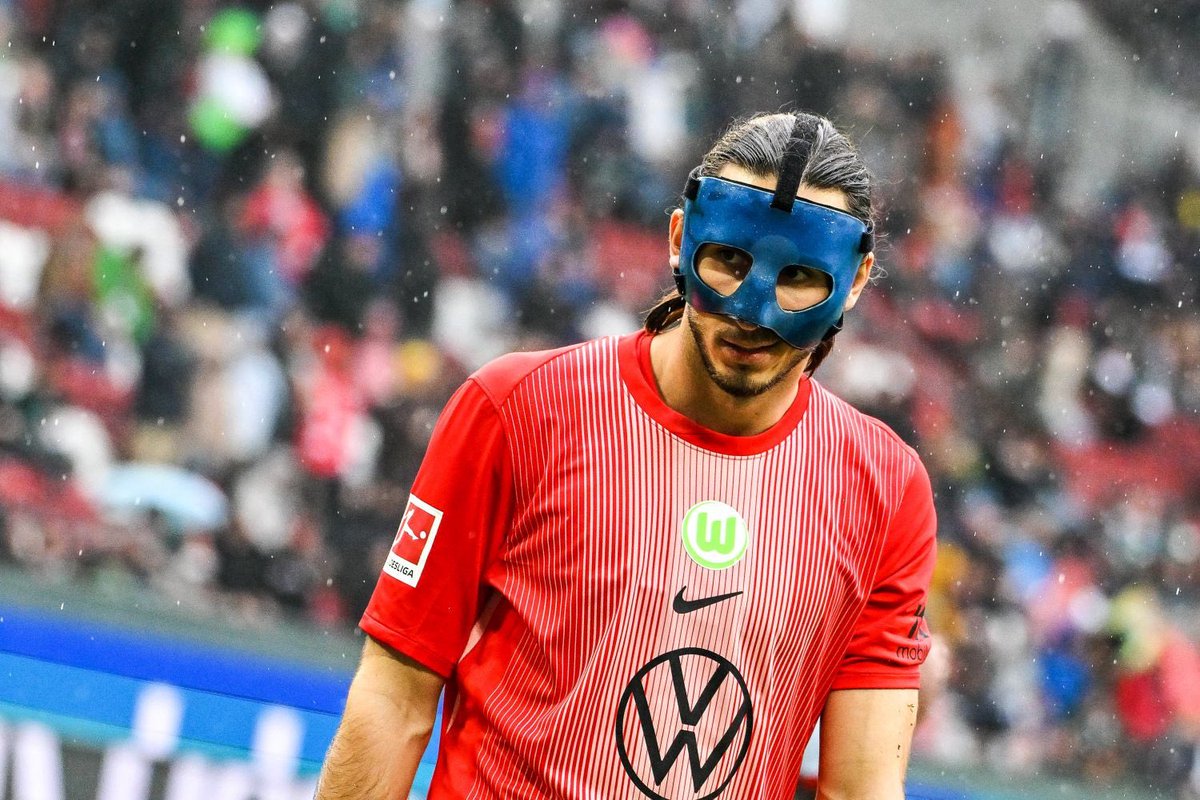 Minnesotaball9's tweet photo. Questo è pazzo è completamente fuori di testa è un avenger è l’uomo a cui darò in mano la mia vita la mia anima non ho mai visto una sua partita ma ho quelle sensazioni che riaffiorano che da piccolo ti disegnavo coi faber castell benvenuto mio eroe https://t.co/zsQFScCt1y