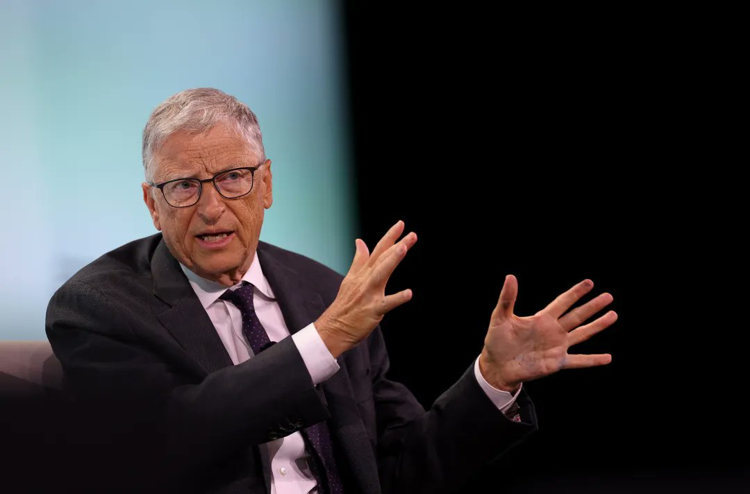 hypercore_io's tweet photo. Bill Gates Is Raising Concerns About AI 🤖

Gates says AI could dramatically reshape jobs and society, while urging people to prepare for the changes ahead.

🔗 https://t.co/NqExlCMWyV

#AI #BillGates #Technology https://t.co/MhFaJB0eRe