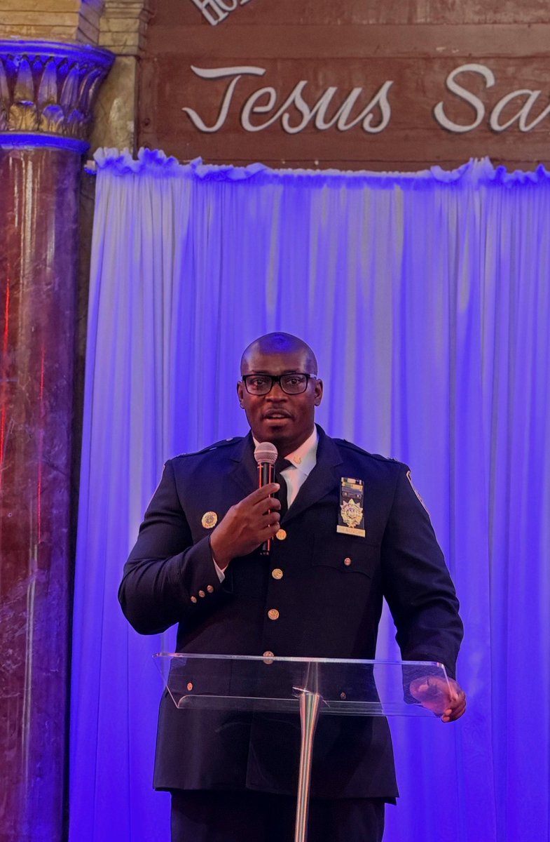NYPD67Pct's tweet photo. Grateful for today’s powerful Mass honoring 1st responders. Special thanks to Pastor Monrose for reminding us of the strength in faith and community support. https://t.co/PHb5bRMAPo
