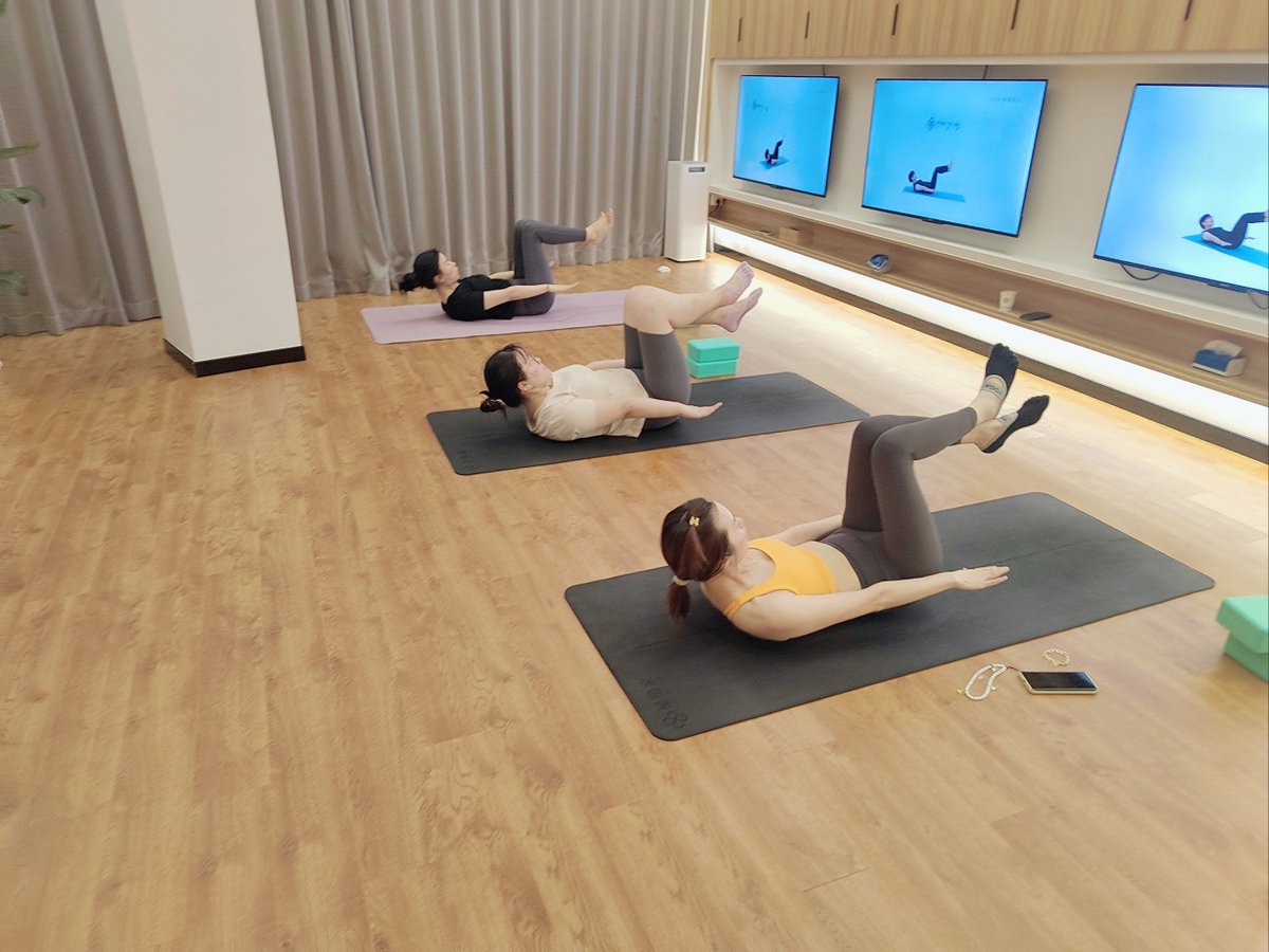 Andre57203175's tweet photo. Small daily habit, big health win! Swap 10 mins of scrolling for stretching every morning—better energy, clearer mind, simple as that.  #HealthHabit #Wellness， https://t.co/jHC0Ni9GNI