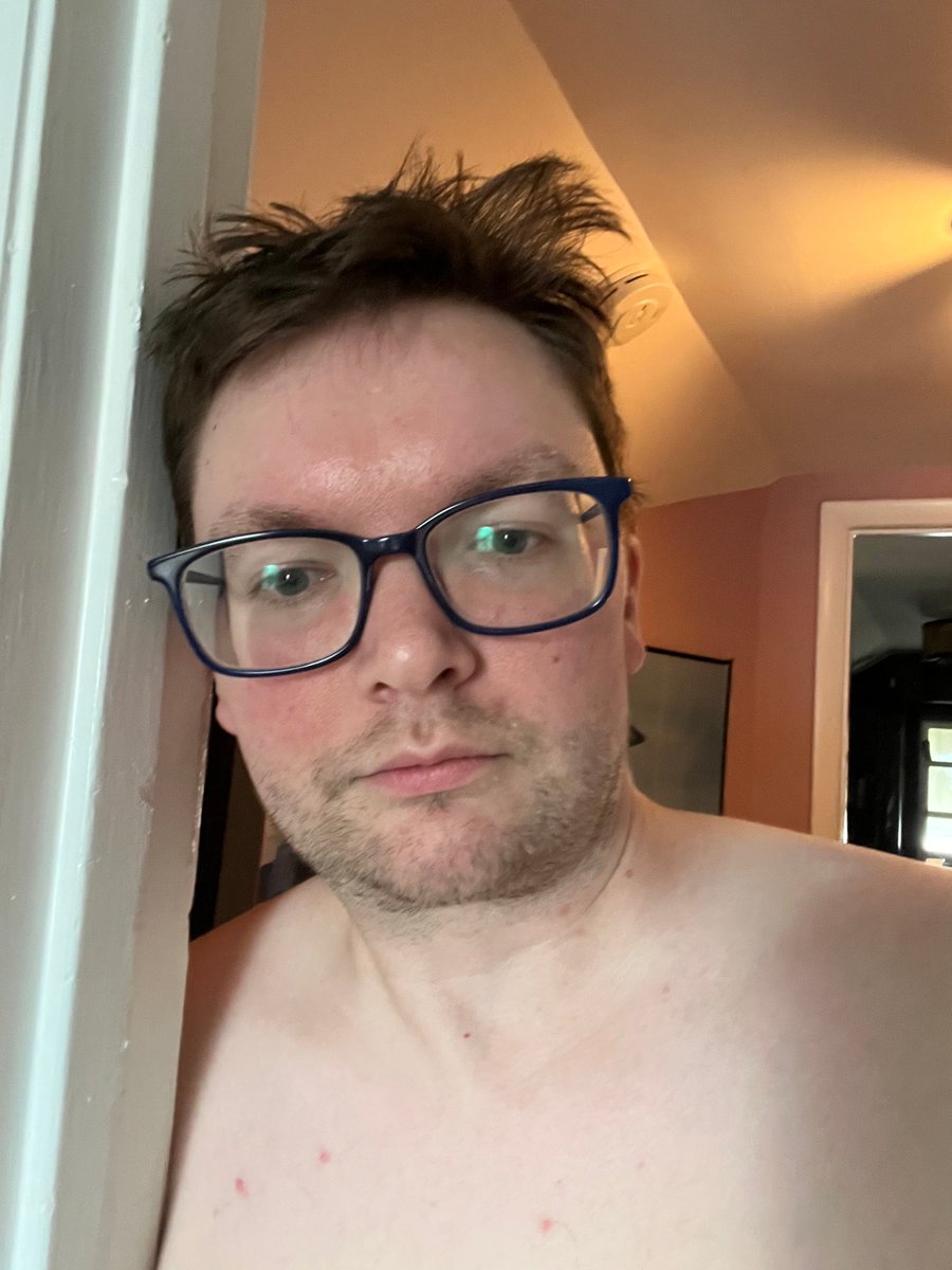 nashdiaperboy2's tweet photo. Face and ass https://t.co/jhiUgelMte