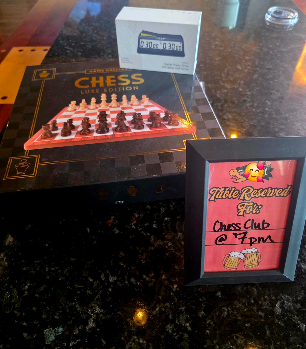 Snuggles_32's tweet photo. Time to play! 

#chessclub https://t.co/J1m0bRTQfn