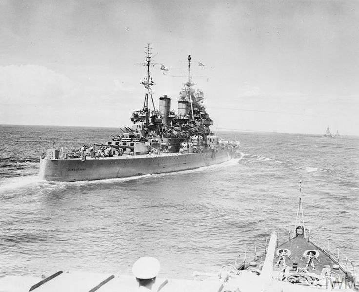 JPNHistoria's tweet photo. 1945年、昭和20年8月27日

米第3艦隊及び英国艦隊の戦艦・巡洋艦17隻が相模湾に投錨。 https://t.co/OmPu1PghDJ