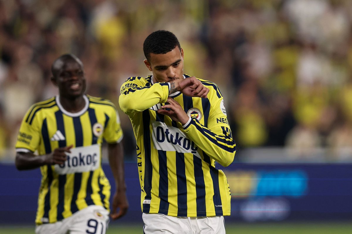 ActuFoot_'s tweet photo. 🚨 Mason Greenwood 🏴󠁧󠁢󠁥󠁮󠁧󠁿 PASSEUR DÉCISIF face à l’OL ! 💛💙

Sur ses 3 derniers matchs avec Fenerbahçe c’est :

🎯 vs Lyon
⚽️⚽️🎯 vs Konyaspor
⚽️ vs Lyon https://t.co/0gdzWx26xx